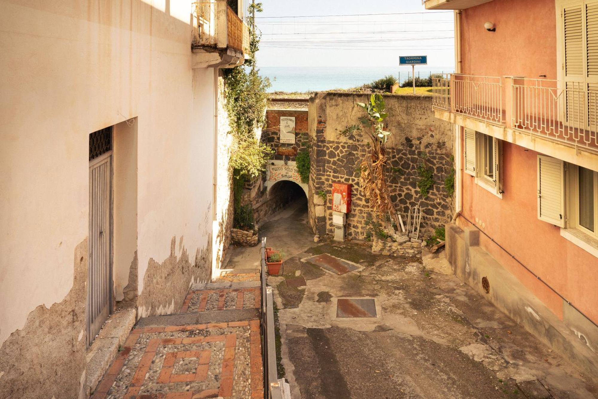 Johnny'S Suites Taormina Beach Bay エクステリア 写真