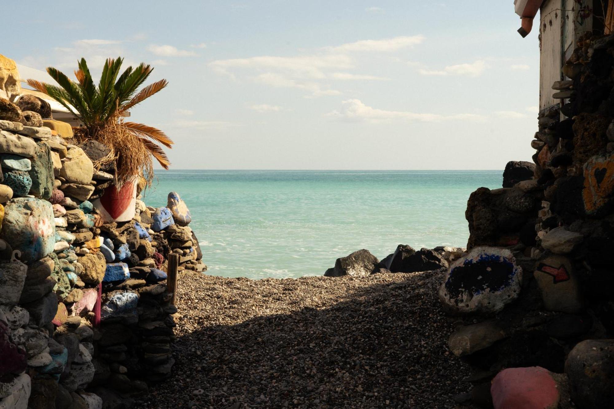 Johnny'S Suites Taormina Beach Bay エクステリア 写真